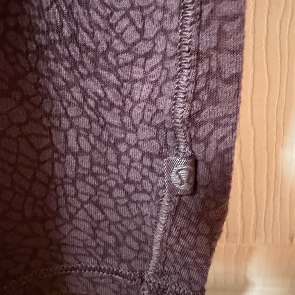 Lululemon‎ tshirt - Picture 2 of 5